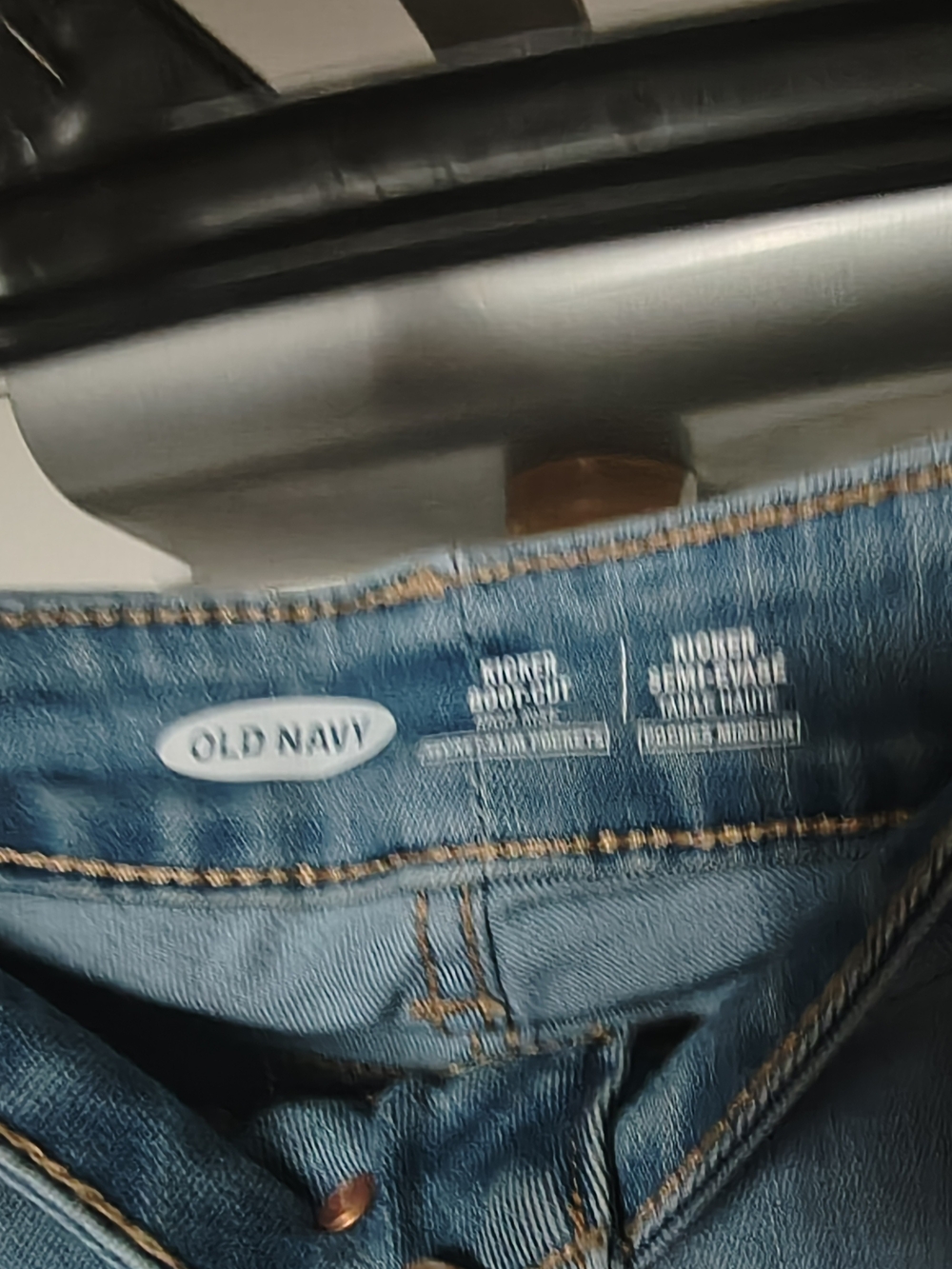 Old Navy Light Wash Flare Jeans with Knee Rips. Size 16 Plus - Picture 7 of 9